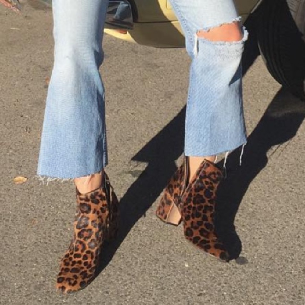 leopard print furry ankle boots 🐆